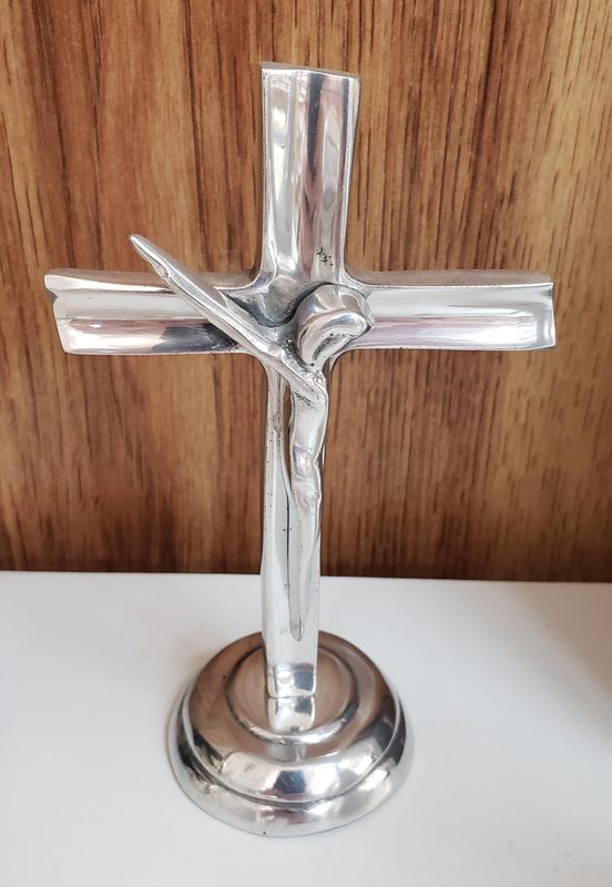 Stand Crucifix Dali Pewter