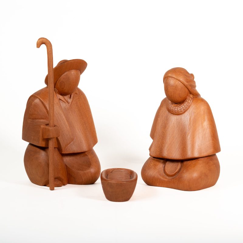 Wood Holy Family - Nativity. Made in Colombia - Mini Red