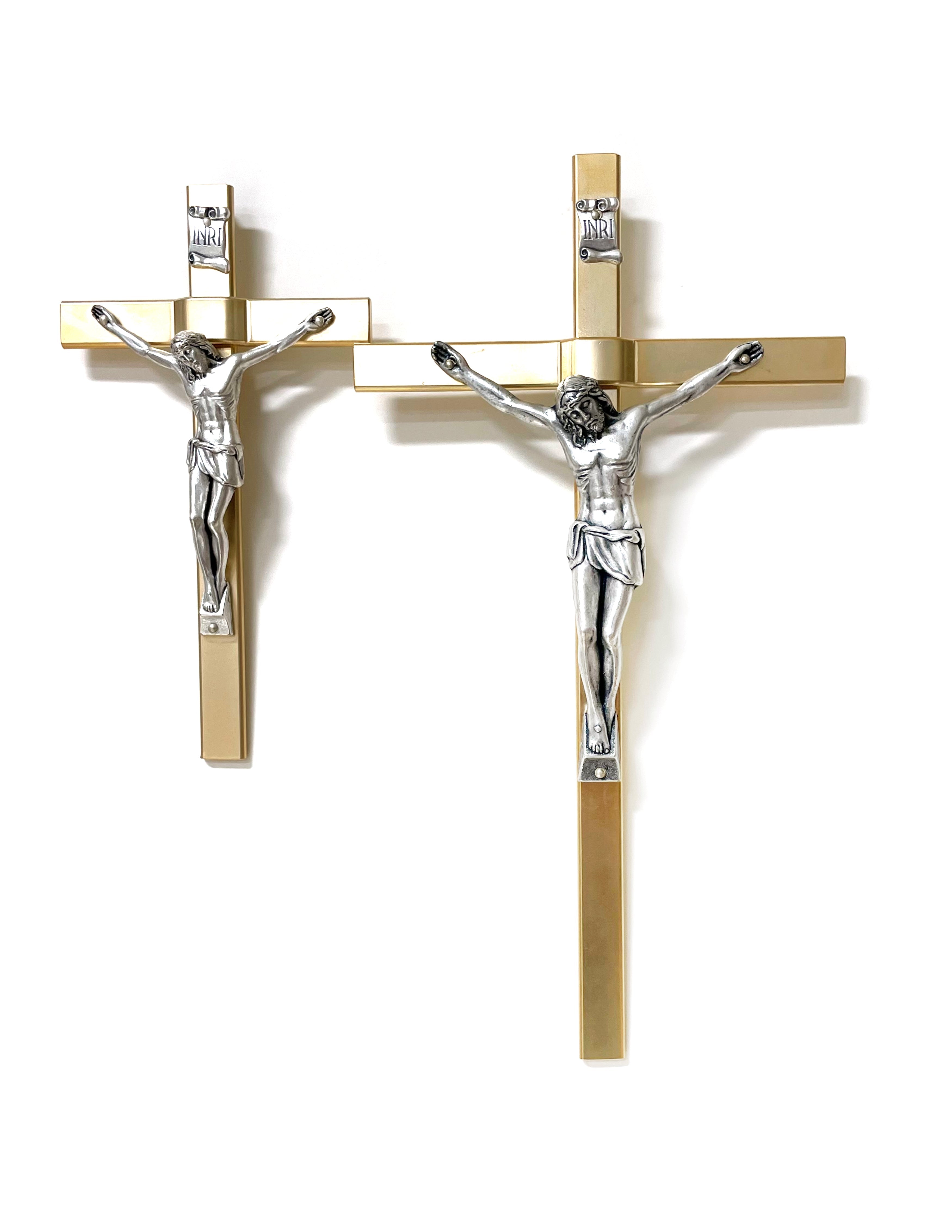 Gold and silver crucifixes made in Italy