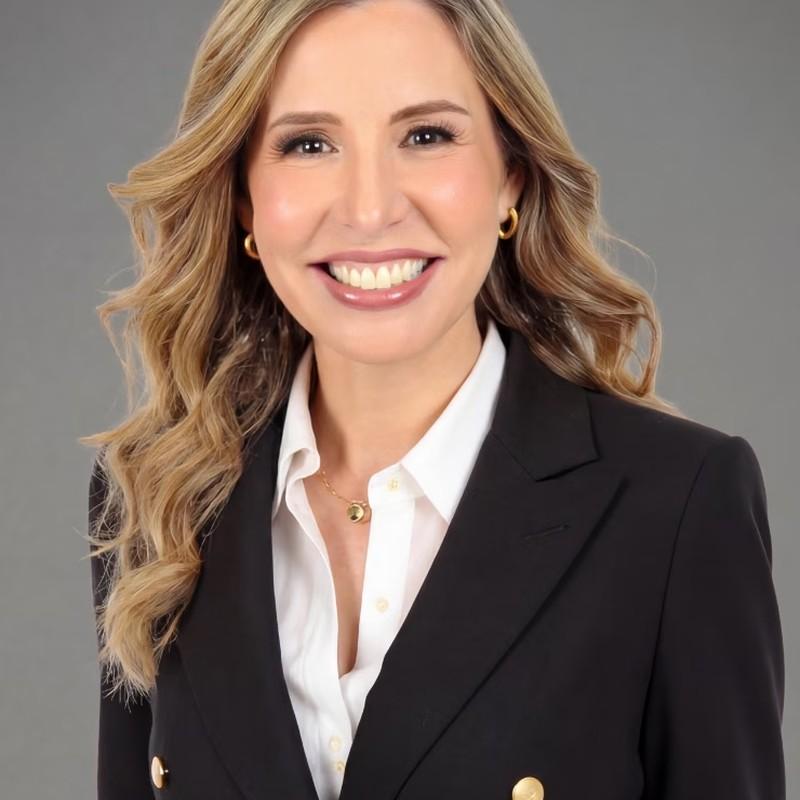 Sandra «Vivi» Negrete, MBA